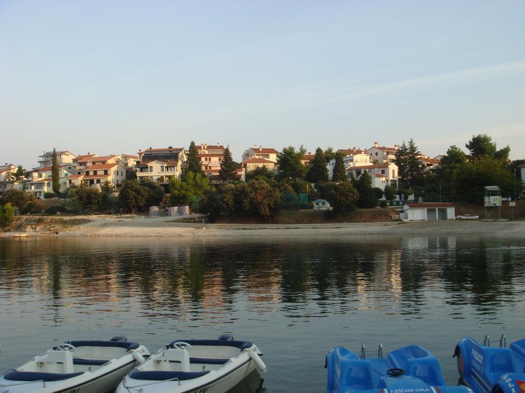 Pješčana Uvala - Plaža