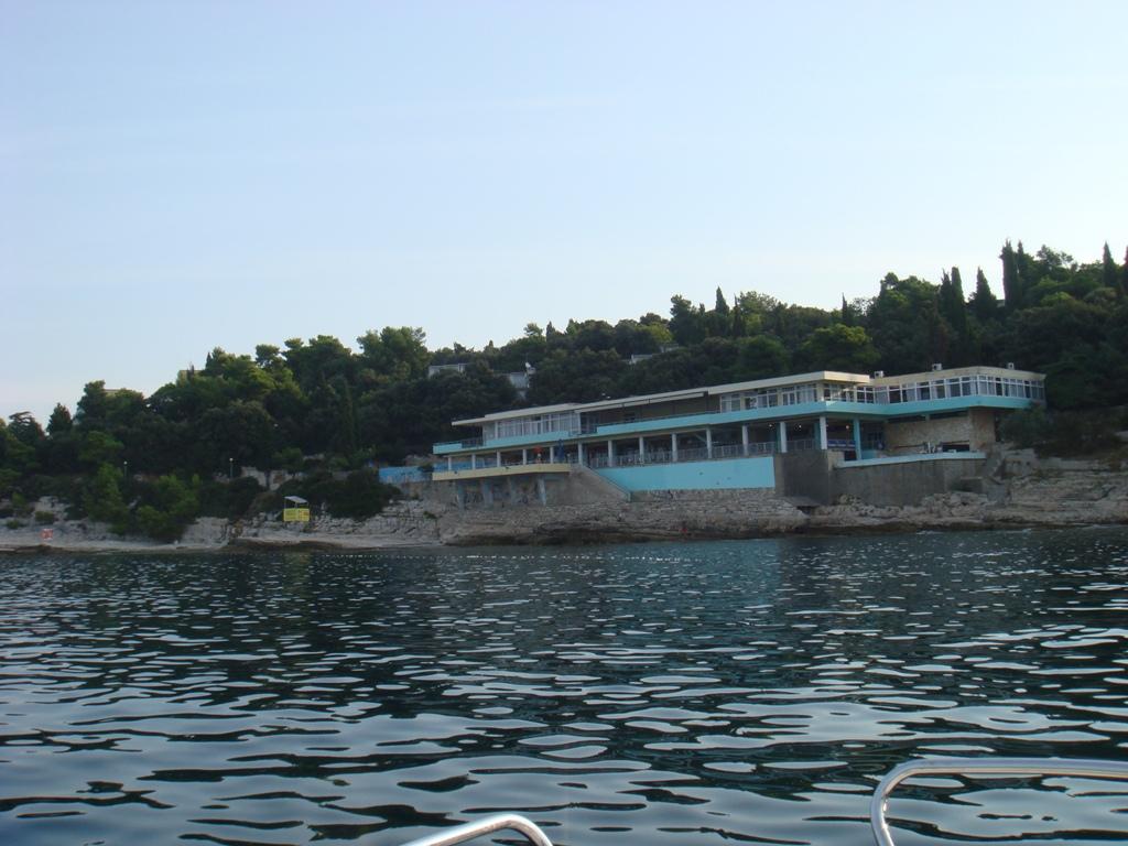 Zlatne Stijene - Plaža