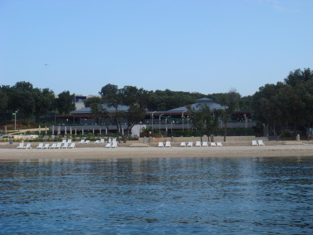 AC Amarin - pješčana plaža