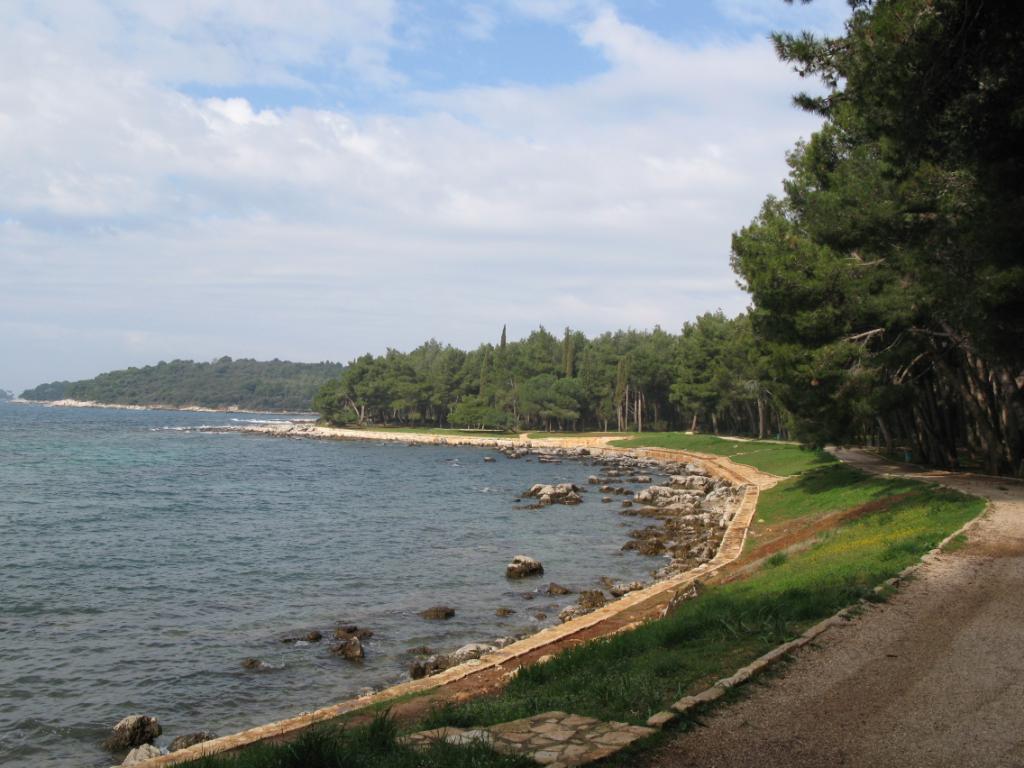 Uvala Kuvi - Plaža