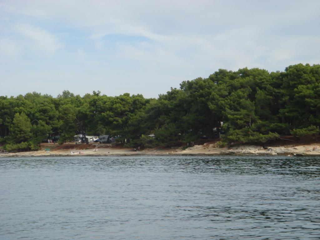 AC Bašanija - Plaža Feral