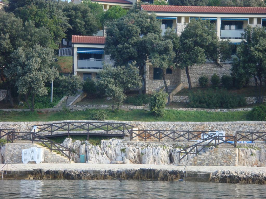 TN Petalon - Kamenita plaža