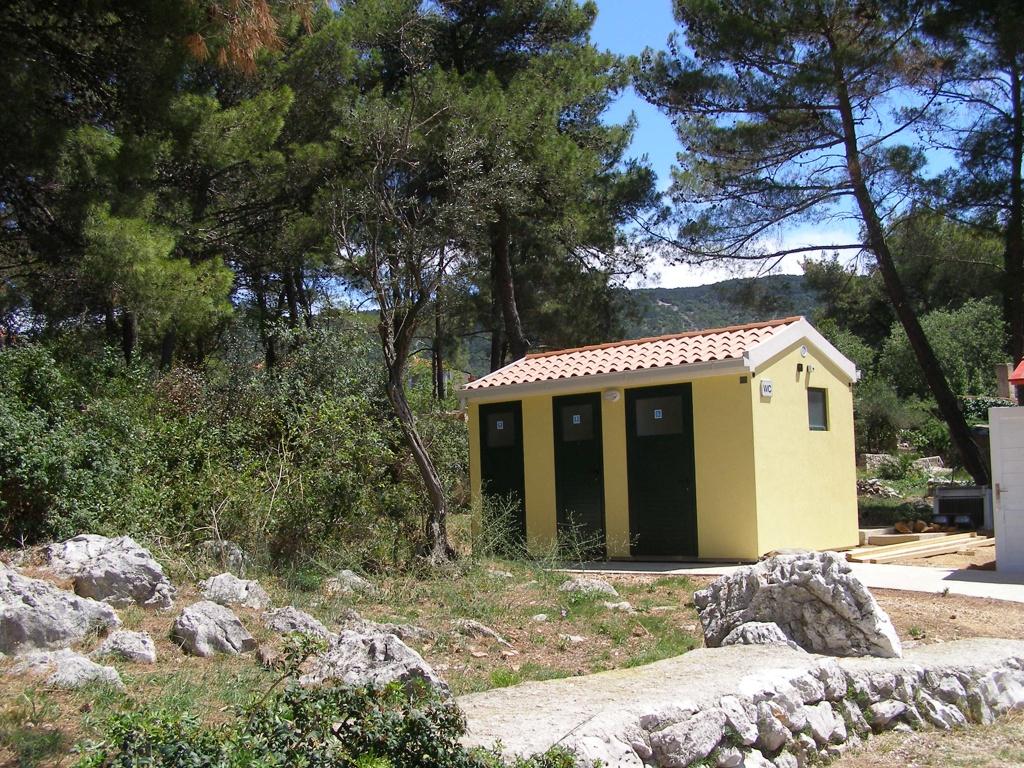 Cres - ispod zabavnog centra