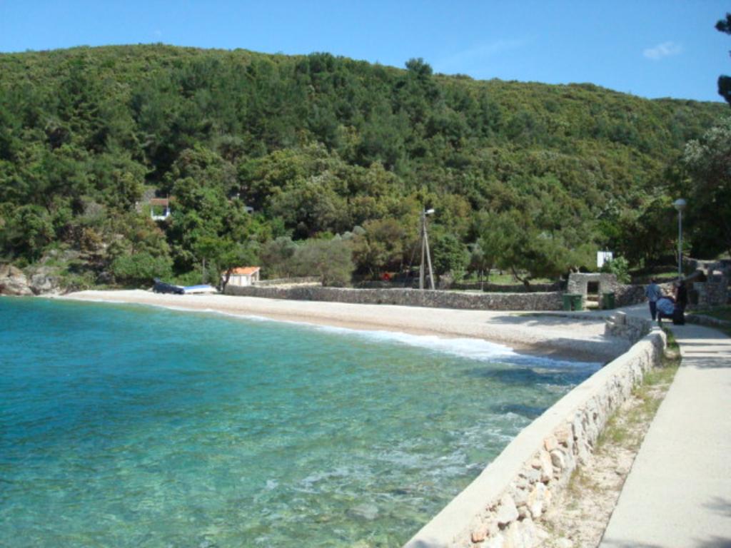 Valun - plaža