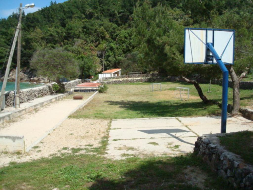 Valun - plaža