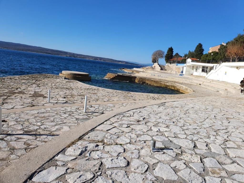 Selce pl. Poli mora Hotel Slaven