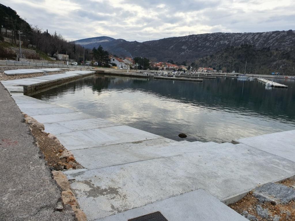 Bakarac kupalište na ulazu