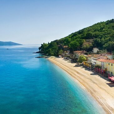 Plaža ispod hotela Belveder
