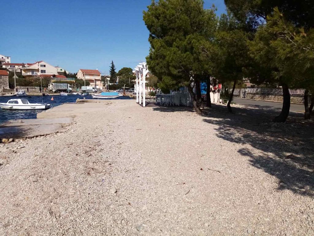 Brodarica, mjesto
