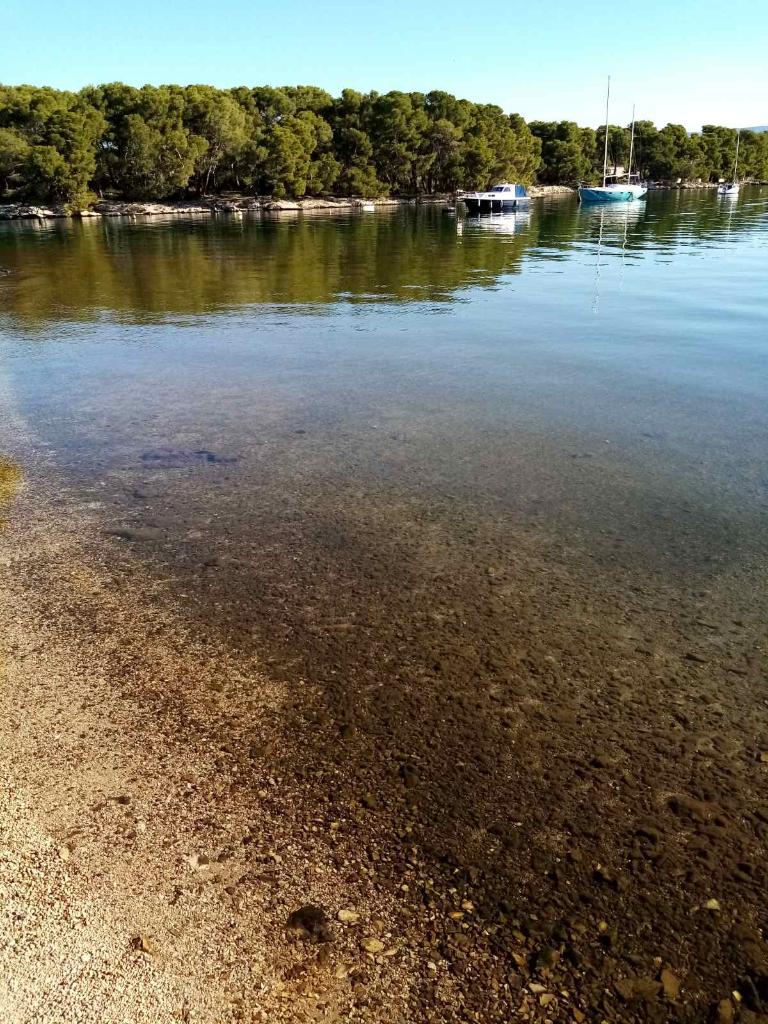 Jadrija, Guština uvala
