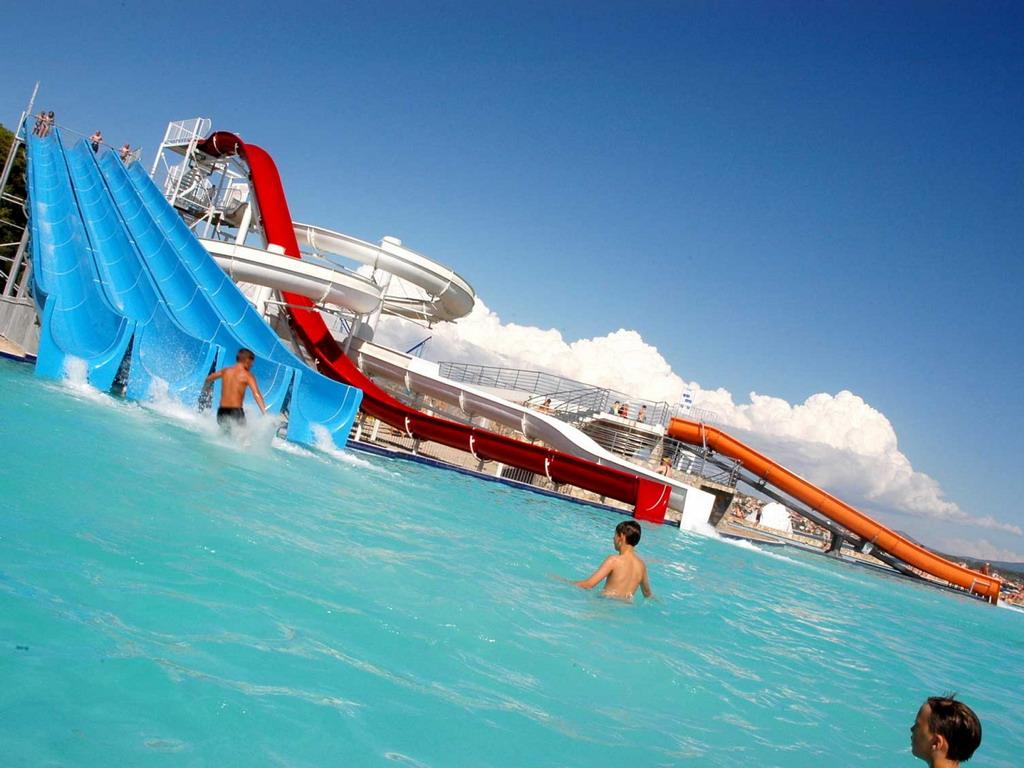 Solaris, Hotel   Ivan