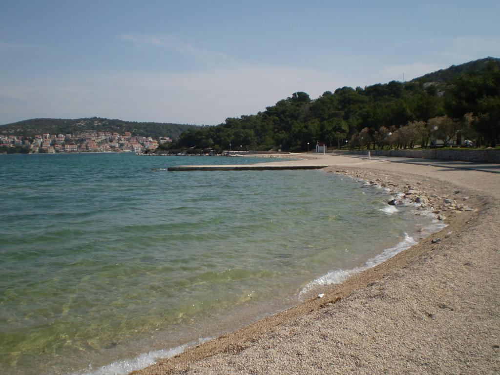 Jezera, Lovišća