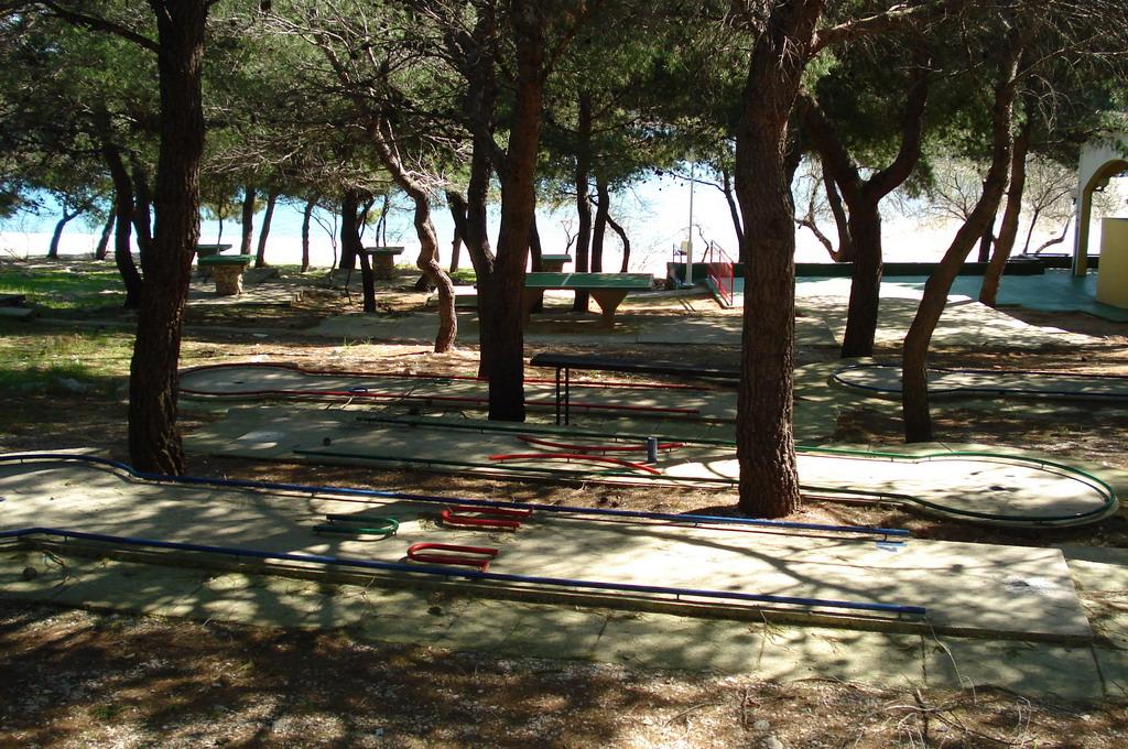 Tisno, Jazine