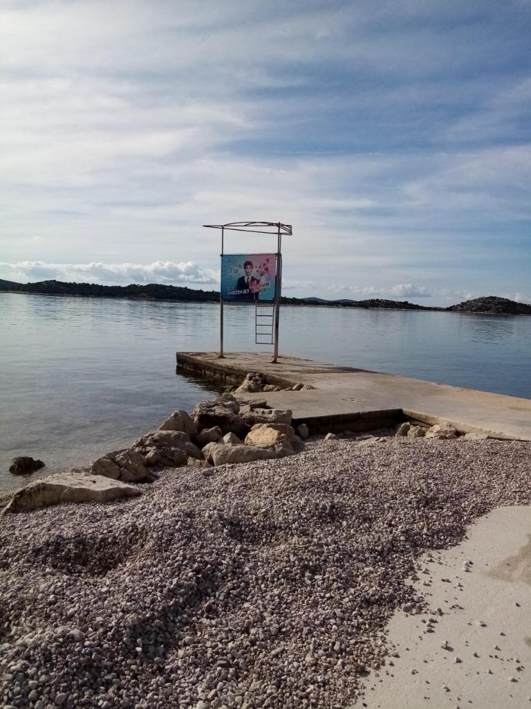 Plava plaža sredina
