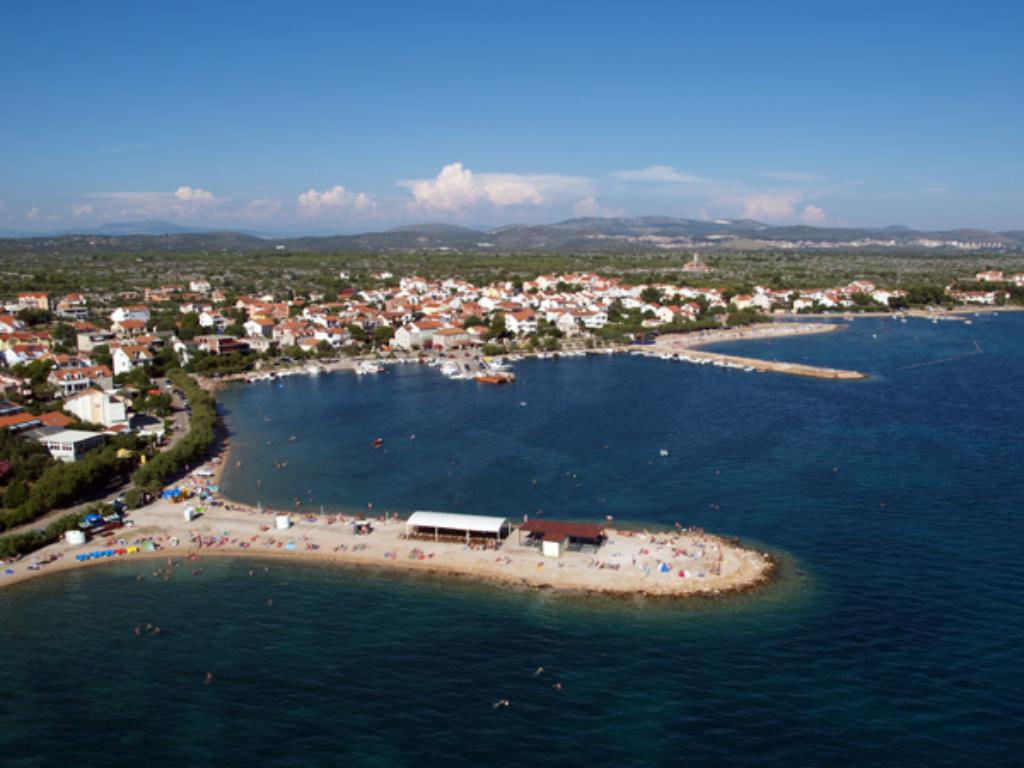 Srima, mjesto sredina