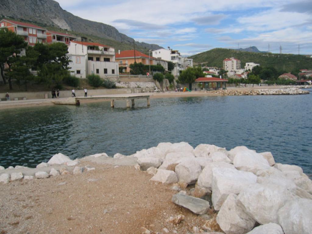 Dugi Rat - Plaža