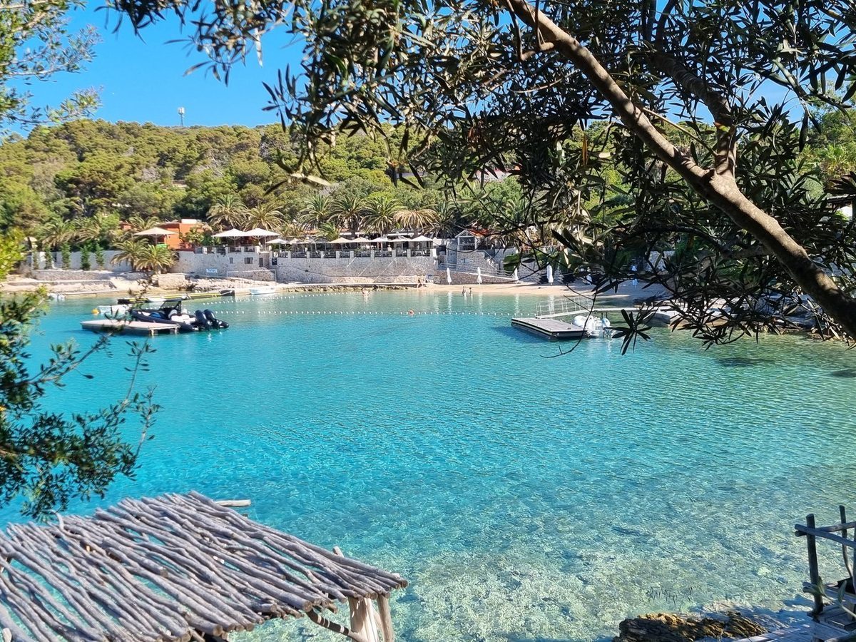Palmižana, Pakleni otoci