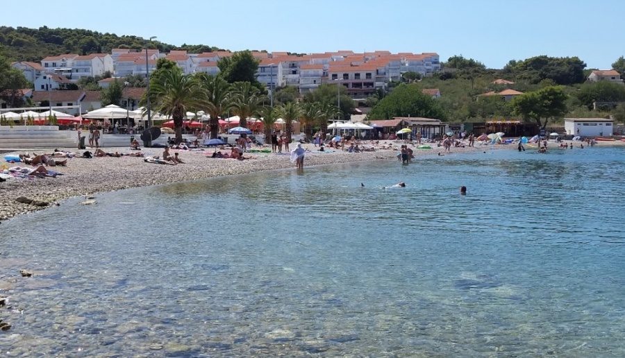 Glavna plaža Nečujam