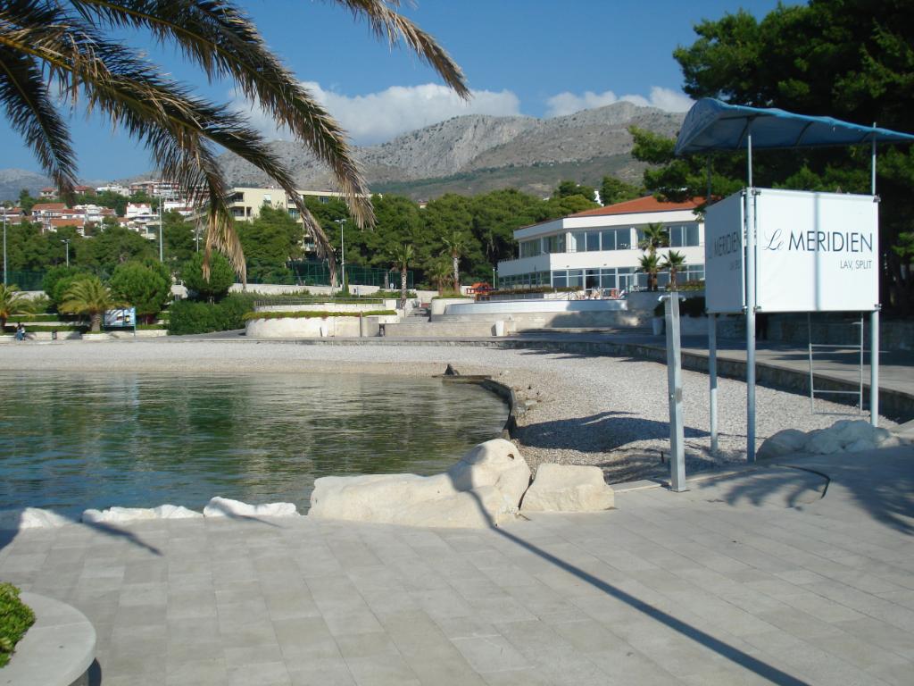 Hotel Lav